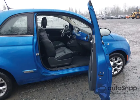 2017 Fiat 500 Lounge z USA, uszkodzony, nr VIN 3C3CFFCR4HT535862